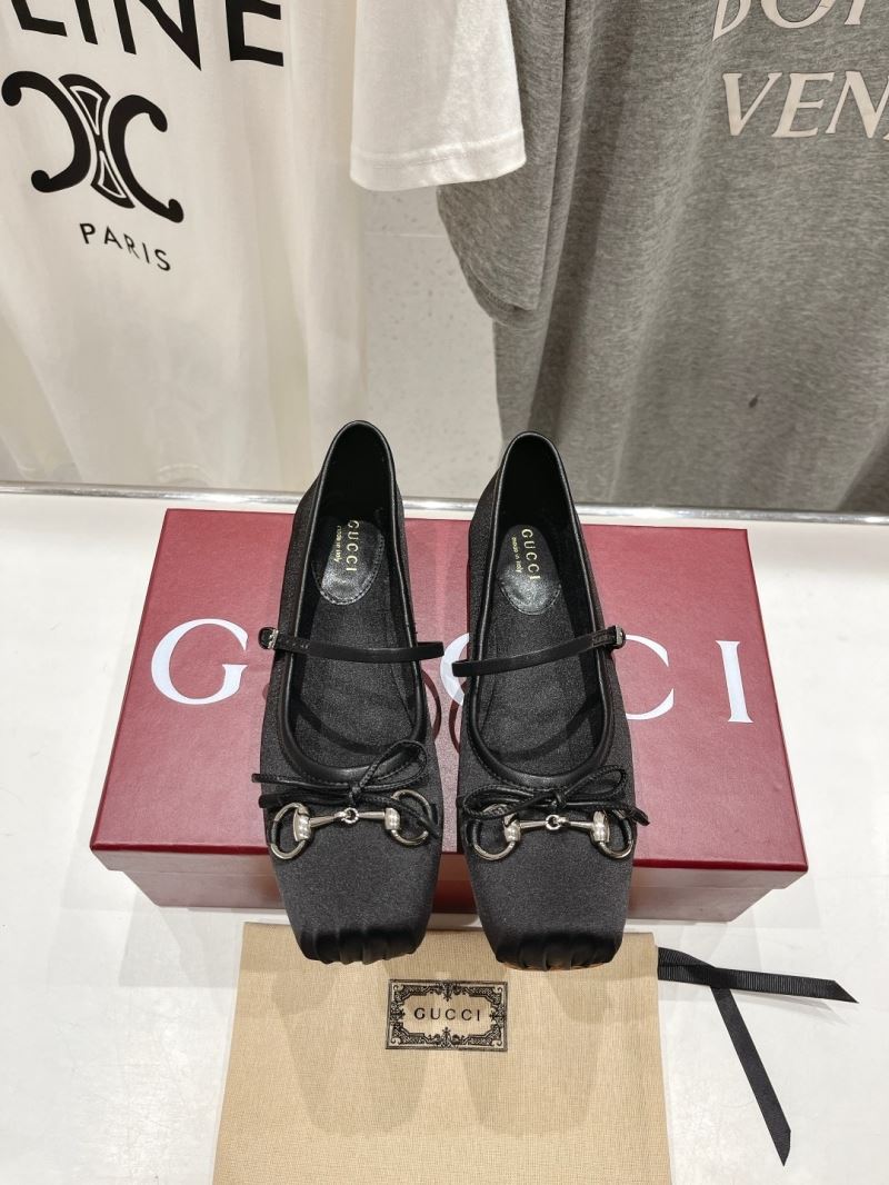 Gucci Flat Shoes